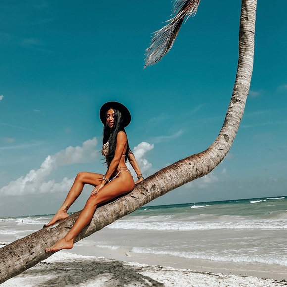 Hi! Welcome to my page - Picture 1 of 1